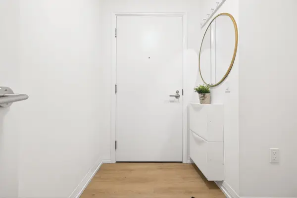 50 Dunfield AVE #1217, Toronto C10, ON M4S 0E4