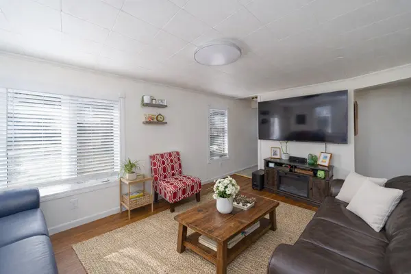 12 ELGIN ST, Clearview, ON L0M 1N0