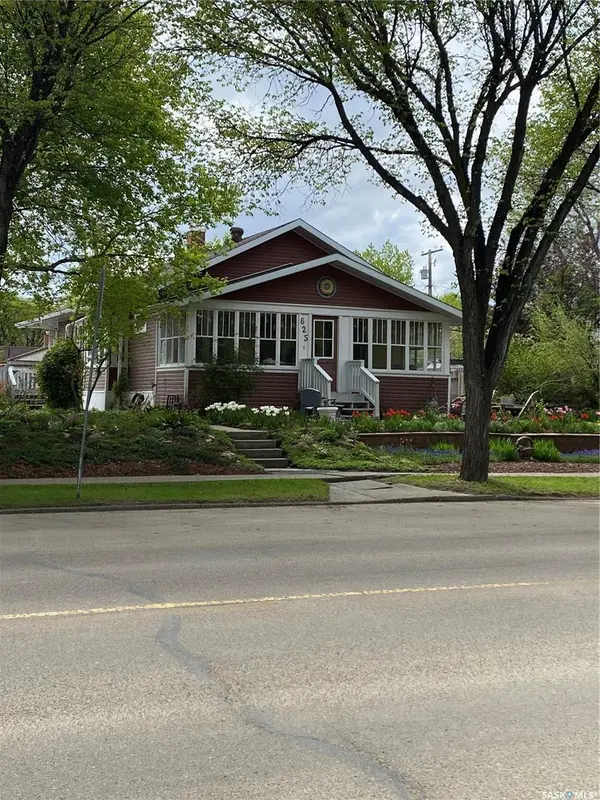 625 Centre STREET, Shaunavon, SK S0N 2M0