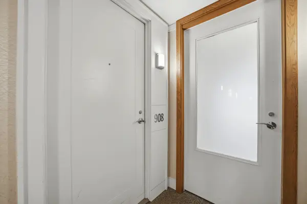 3091 Dufferin ST #908, Toronto W04, ON M6A 0C4