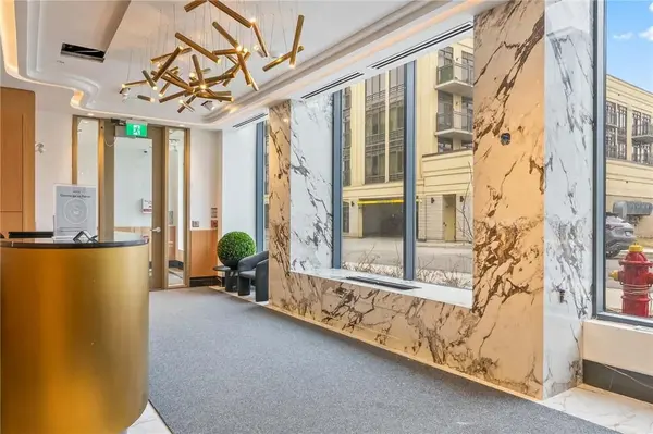 123 Maurice DR #201, Oakville, ON L6K 2W6