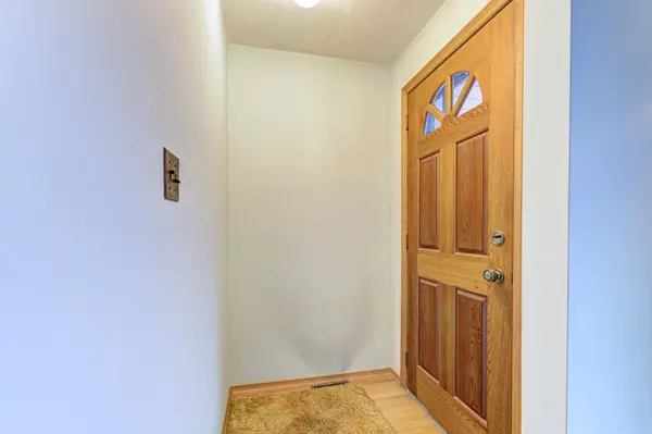 21 Dixon RD, Toronto W09, ON M9P 2K9