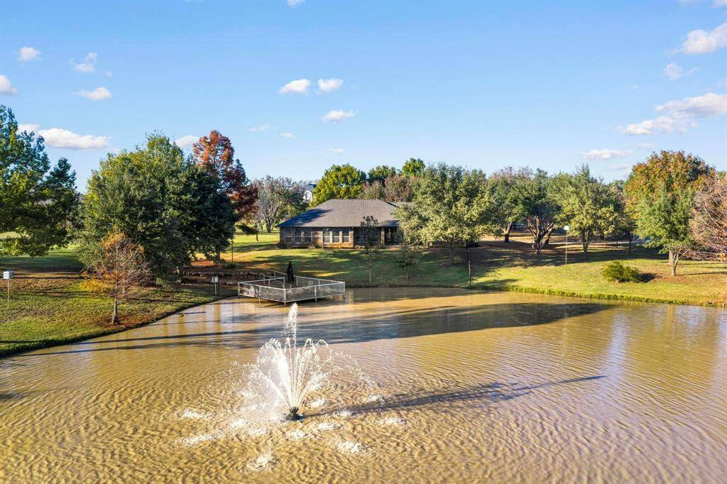 1070 Lakeview Court, Copper Canyon, TX 76226