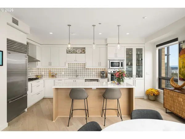 2351 NW WESTOVER RD ##702, Portland, OR 97210