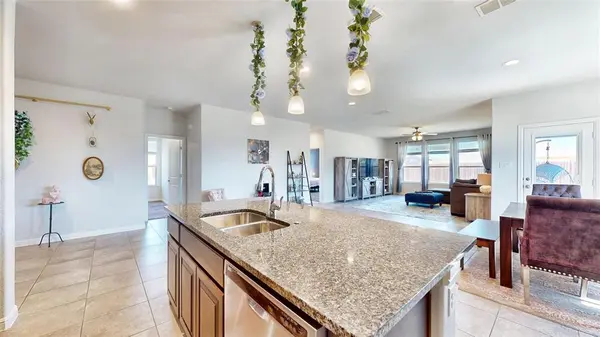 444 Skipper Lane, Azle, TX 76020