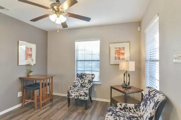 820 Southeast Parkway, Azle, TX 76020