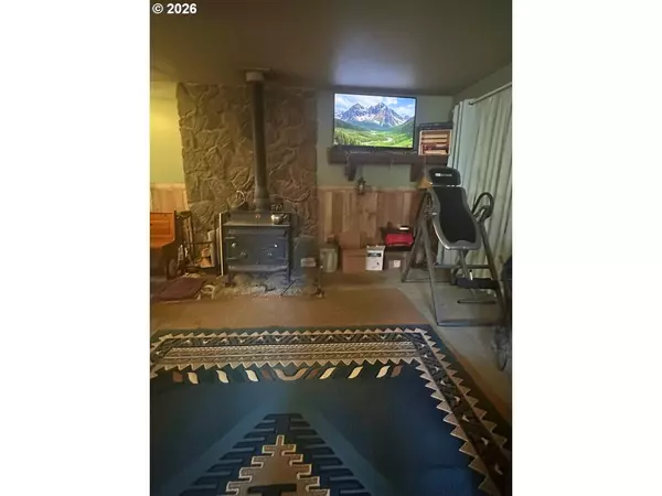 6792 SE JUNIPER CANYON RD, Prineville, OR 97754