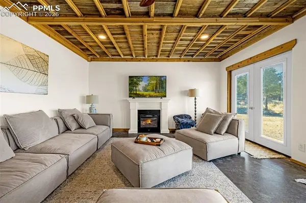 323 Marion LN, Cotopaxi, CO 81223