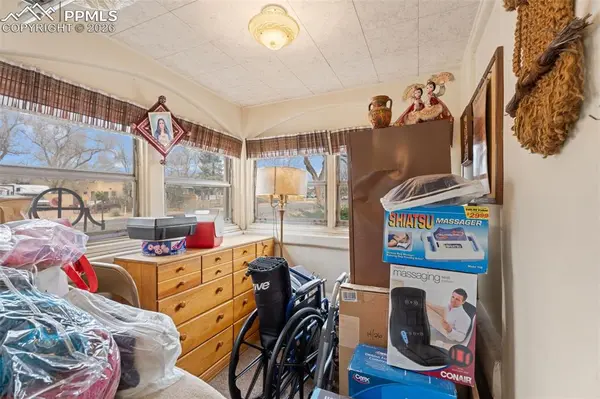 2815 Beacon ST, Colorado Springs, CO 80907