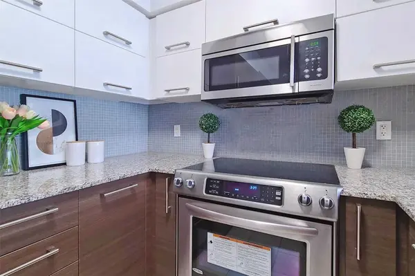 5162 Yonge ST #811, Toronto C07, ON M2N 5P6