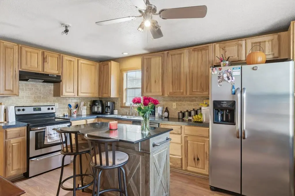 19917 County Road 4145, Lindale, TX 75771