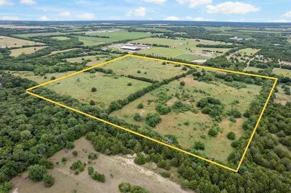 207 Possom Trot Hollow Road, Whitewright, TX 75491