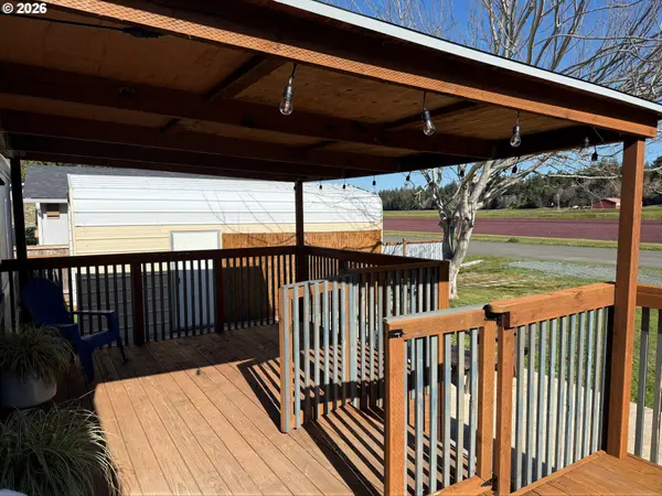 232 NE OHIO AVE, Bandon, OR 97411