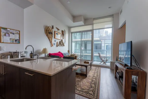 297 College ST #1005, Toronto C01, ON M5T 0C2