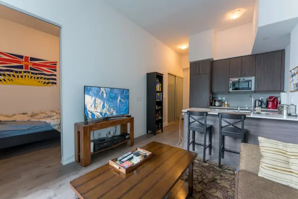 297 College ST #1005, Toronto C01, ON M5T 0C2