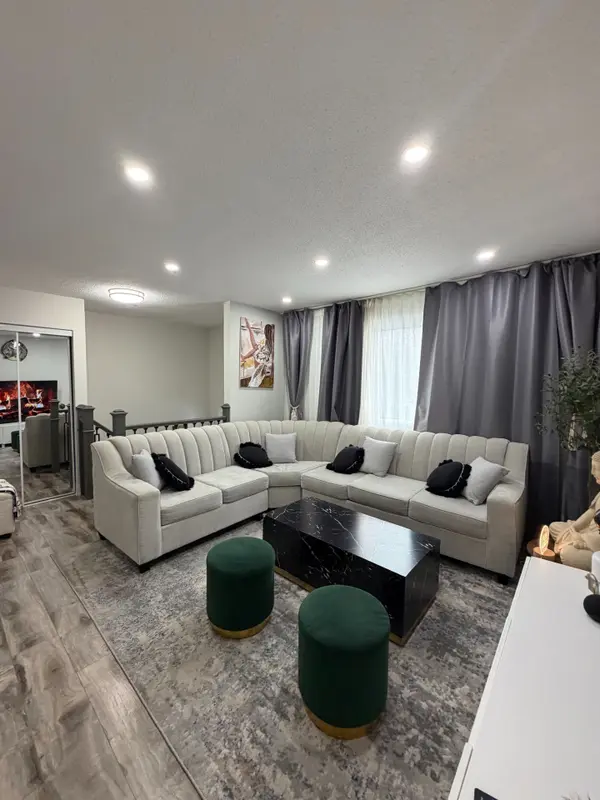 145 Londonderry ST, Oshawa, ON L1J 6Z2