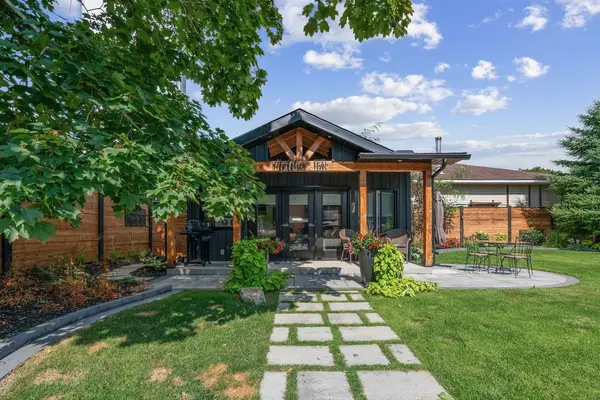 220 Park ST W, Prescott, ON K0E 1T0