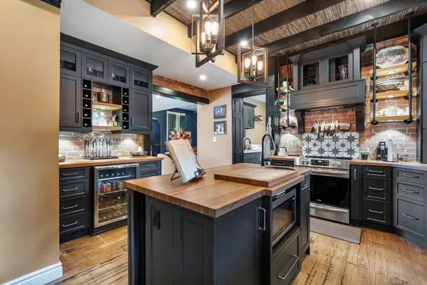 220 Park ST W, Prescott, ON K0E 1T0