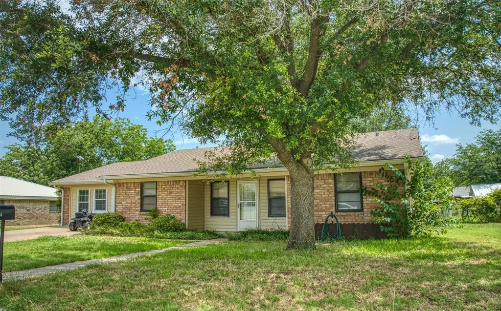 914 S Avenue N, Clifton, TX 76634