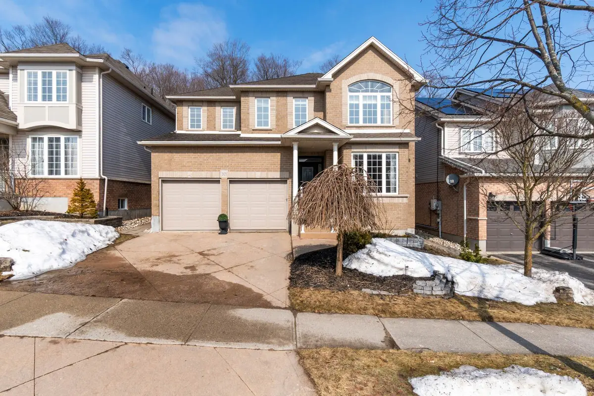 303 Winterburg CT, Waterloo, ON N2V 2S8
