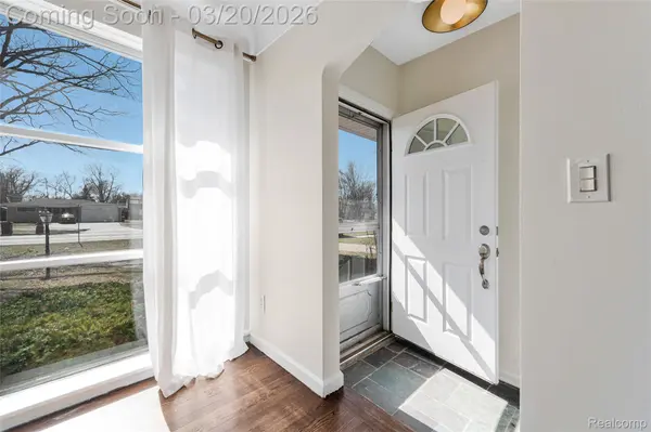 17220 W 13 Mile RD, Beverly Hills Village, MI 48025