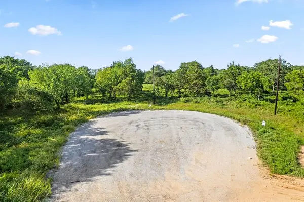 355 Trailride Lane, Nocona, TX 76255