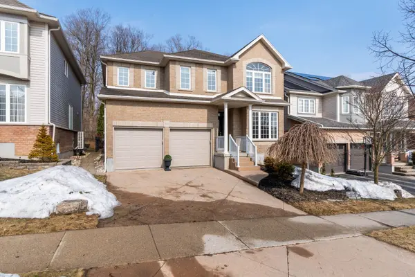 303 Winterburg CT, Waterloo, ON N2V 2S8