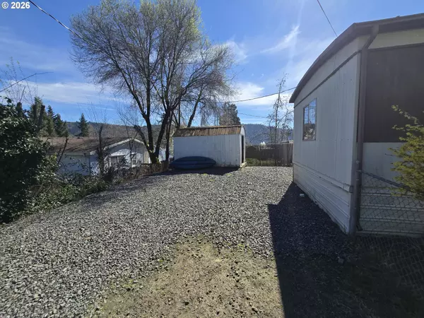 Winston, OR 97496,101 NE DARRELL AVE