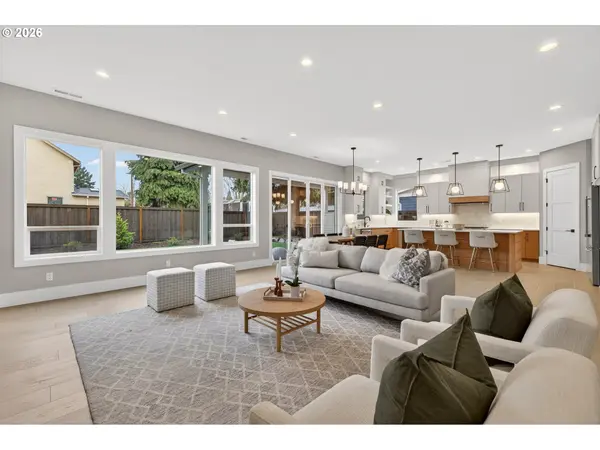 3652 NW LANA PL, Portland, OR 97229