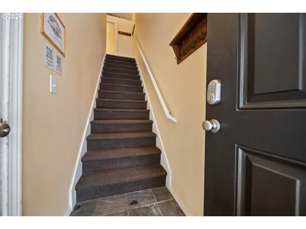 87786 E CREEK RIDGE RD, Government Camp, OR 97028