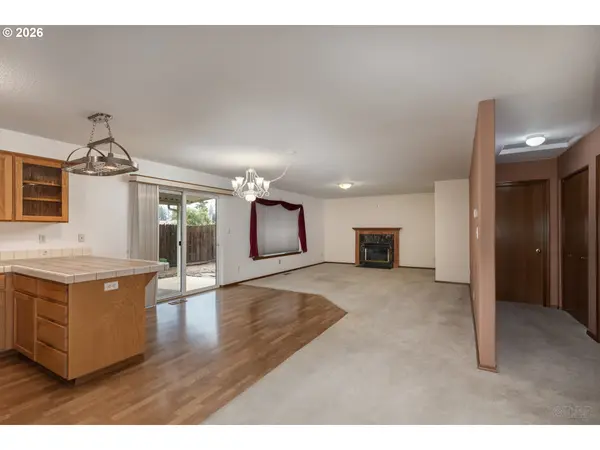 34305 NE HERON MEADOWS DR, Scappoose, OR 97056