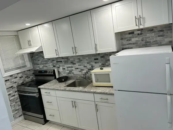 4 LASCELLES BLVD DR #Bsmt, Brampton, ON L6S 3T3