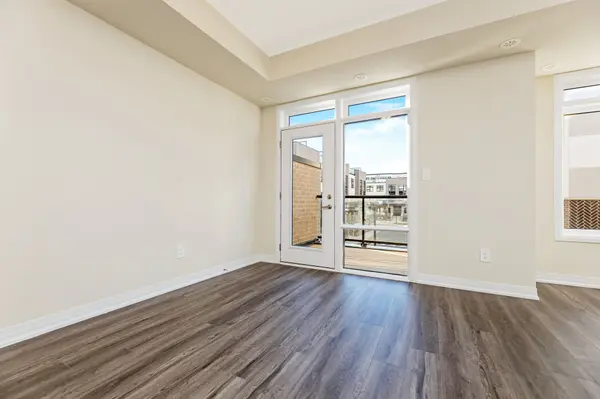 1573 Rose WAY #111, Milton, ON L9E 1N4