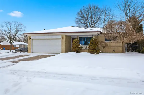 4715 Shell CT, Warren, MI 48091