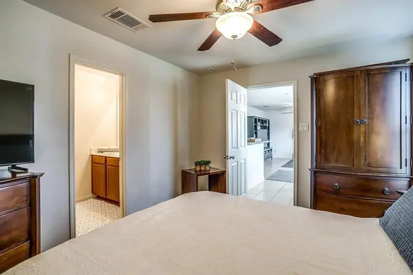 605 Hidden Dale Drive, Fort Worth, TX 76140