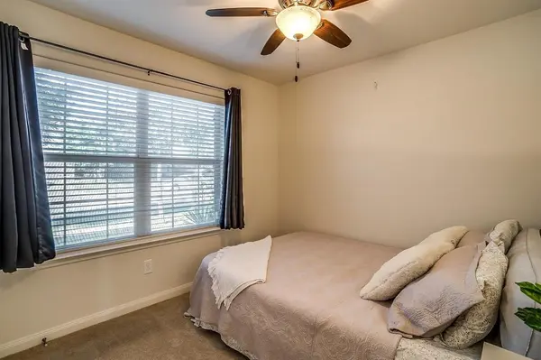 605 Hidden Dale Drive, Fort Worth, TX 76140