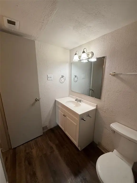 3627 Almazan Drive #117, Dallas, TX 75220