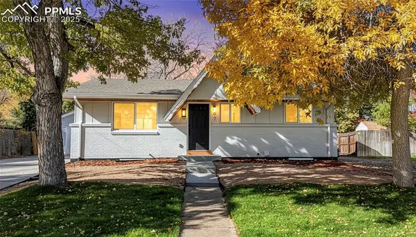 367 S Queen CIR,  Lakewood,  CO 80226