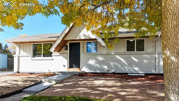 367 S Queen CIR, Lakewood, CO 80226