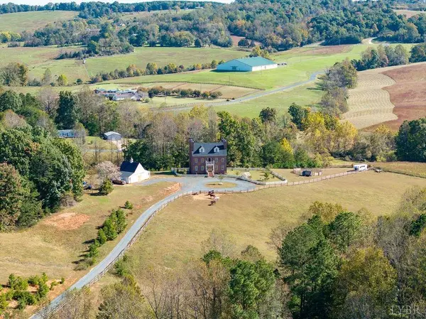 2004 Seven Meadows LN, Appomattox, VA 24522