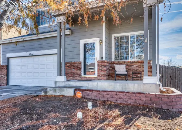 2214 Cowhand PL, Pueblo, CO 81008