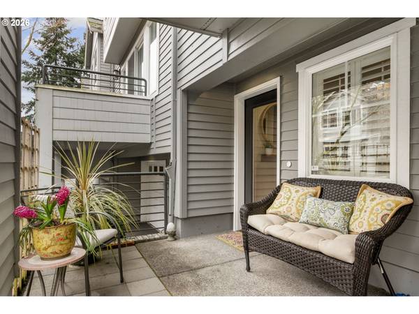 4520 LOWER DR, Lake Oswego, OR 97035