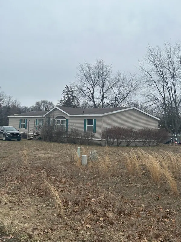 88 Clover TRL, Wayland Twp, MI 49348