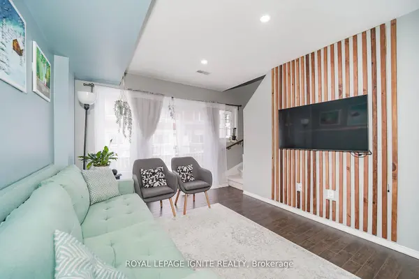 9 Cooperage LN, Ajax, ON L1S 0E8