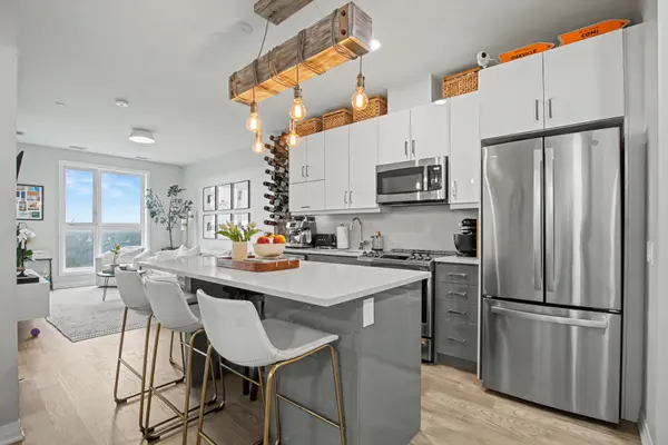 95 Dundas ST W #309, Oakville, ON L6M 5N4