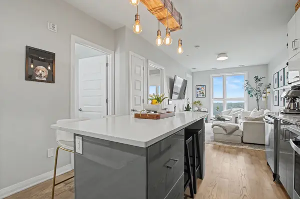 95 Dundas ST W #309, Oakville, ON L6M 5N4