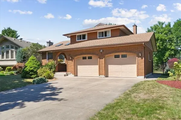 93 Westgate Park DR, St. Catharines, ON L2N 5X1