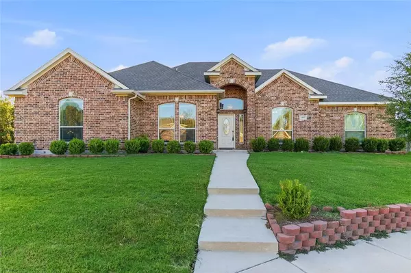 1357 Lake Grove Lane, Desoto, TX 75115