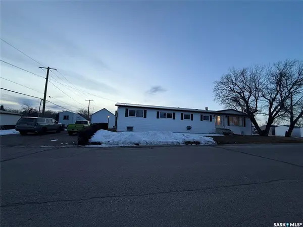 102 3rd STREET E, Carnduff, SK S0C 0S0