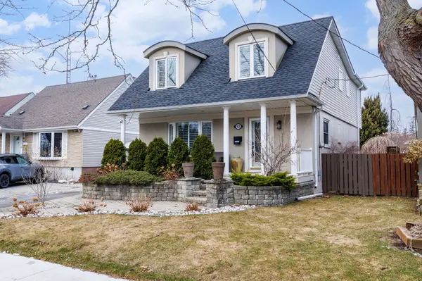 92 Delma DR, Toronto W06, ON M8W 4P1